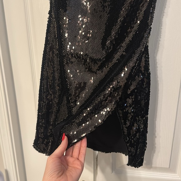 NWOT Hours Trisha sequin mini dress - Picture 5 of 10